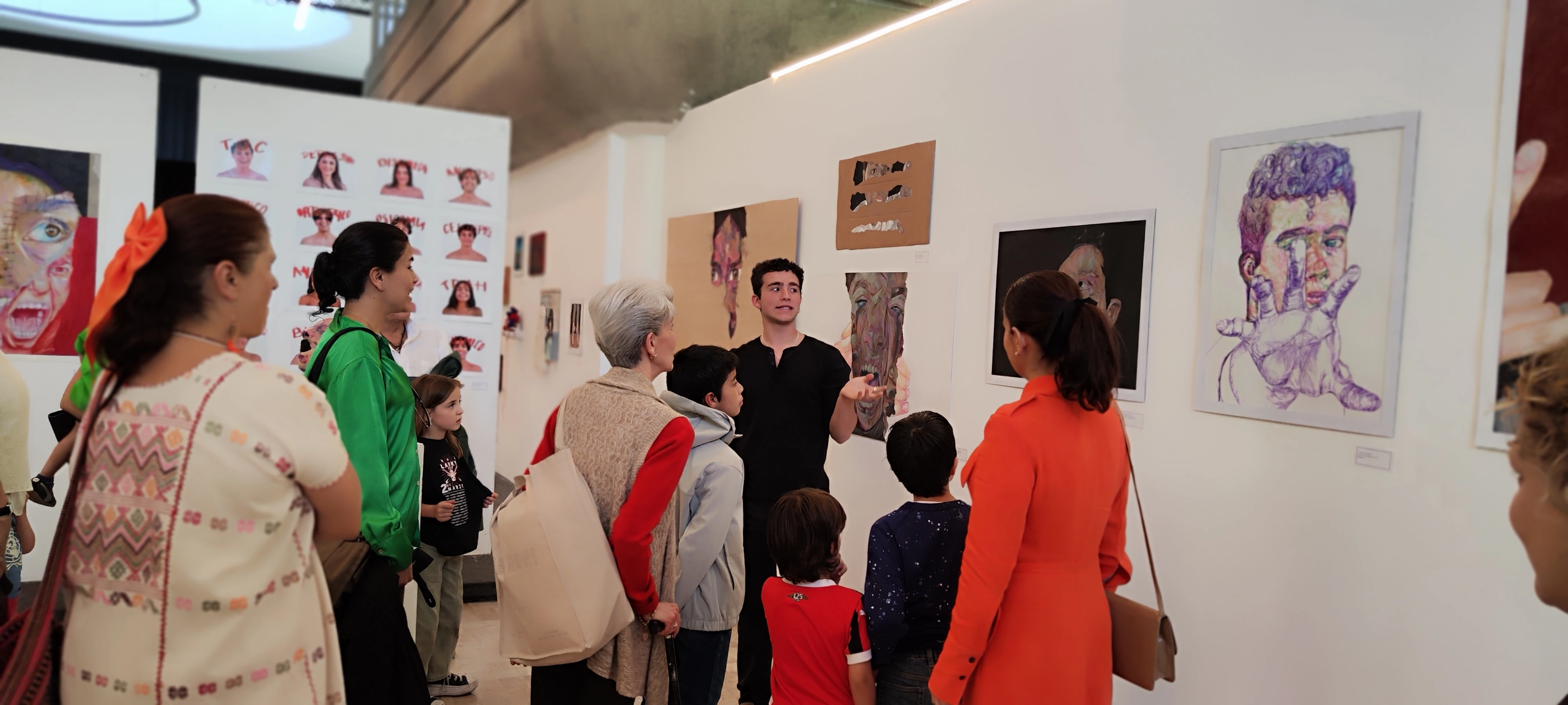 Recorrido por la exposición Amorfo